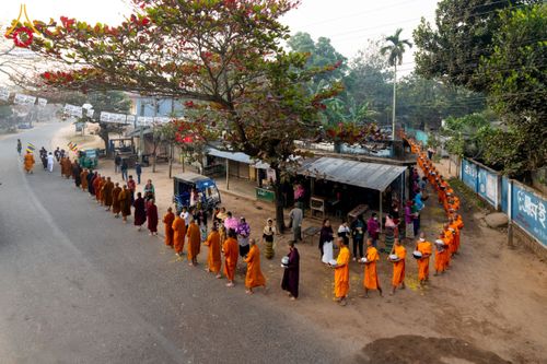 ภาพ No.131132:Photo Story ปฐมบรรพชาชาวพุทธมาร์มา Episode 4/5 วันที่ 13 กุมภาพันธ์พ.ศ. 2567 ณ วัดธัมจักร อรัญกุฏิ บังกลาเทศ