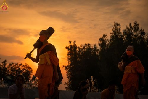 ภาพ No.120472:พิธีต้อนรับพระธรรมยาตรา ในโครงการธรรมยาตรา กตัญญูบูชา มหาปูชนียาจารย์ พระมงคลเทพมุนี(สด จนฺทสโร) พระผู้ปราบมาร อนุสรณ์สถาน 7 แห่ง ปีที่ 12 วันที่ 28 มกราคม พ.ศ. 2567 ณ วัดพระธรรมกาย จ.ปทุมธานี (ชุดที่ 2)