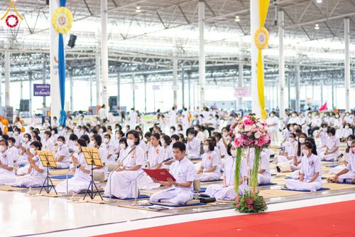 ภาพ No.87894:พิธีรำลึกนักสร้างบารมี ในวันมหารำลึกครั้งที่ 33 วันเสาร์ที่ 16 กันยายน พ.ศ. 2566 ณ หน้ารัตนบัลลังก์ สภาธรรมกายสากล วัดพระธรรมกาย