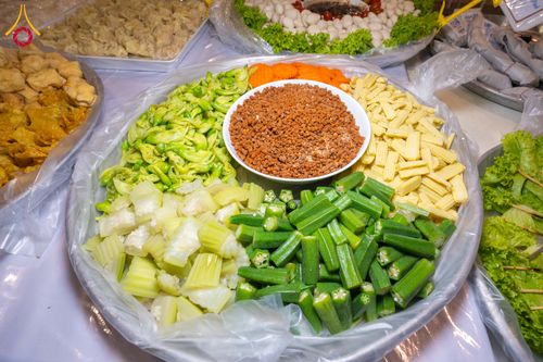 ภาพ No.303905:วันที่ 28 มกราคม พ.ศ. 2569 พิธีถวายภัตตาหารเป็นสังฆทาน แด่พระธรรมยาตรา ณ วัดพระธรรมกาย  จังหวัดปทุมธานี ในโครงการธรรมยาตรา กตัญญูบูชา มหาปูชนียาจารย์ พระมงคลเทพมุนี(สด จนฺทสโร) พระผู้ปราบมาร อนุสรณ์สถาน 7 แห่ง ปีที่ 14