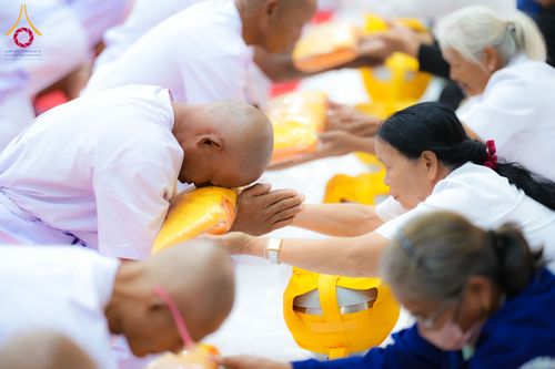 ภาพ No.281187:วันที่ 4 ธันวาคม พ.ศ. 2568 พิธีบรรพชาสามเณร ในโครงการบวชบูชาธรรมมหาปูชนียาจารย์  ณ วัดกลางพระอารามหลวง จังหวัดบุรีรัมย์