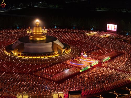 ภาพ No.302325:วันที่ 23 มกราคม พ.ศ. 2569 พิธีจุดประทีปธรรมถวายเป็นพุทธบูชา (ภาพชุดที่ 2) และบูชาธรรมมหาปูชนียาจารย์  ณ อนุสรณ์สถานลำดับที่ 5 สถานที่เผยแผ่วิชชาธรรมกายครั้งแรก อนุสรณ์สถานบางปลา วัดบางปลา อำเภอบางเลน จังหวัดนครปฐม ในโครงการธรรมยาตรา กตัญญูบูชา มหาปูชนีย