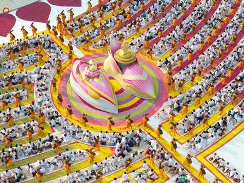 ภาพ No.299729:วันที่ 18 มกราคม พ.ศ. 2569 พิธีต้อนรับพระธรรมยาตรา (ภาพชุดที่ 2) ณ อนุสรณ์สถานลำดับที่ 5  สถานที่เผยแผ่วิชชาธรรมกายครั้งแรก อนุสรณ์สถานบางปลา วัดบางปลา อำเภอบางเลน จังหวัดนครปฐม ในโครงการธรรมยาตรา กตัญญูบูชา มหาปูชนียาจารย์ พระมงคลเทพมุนี(สด จนฺทสโร) พระ