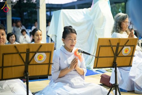 ภาพ No.292558:วันที่ 12 มกราคม พ.ศ. 2569 พิธีถวายภัตตาหารเป็นสังฆทาน แด่พระธรรมยาตรา ณ อนุสรณ์สถานมหาวิหารพระมงคลเทพมุนี (โลตัสแลนด์) อ.สองพี่น้อง จ.สุพรรณบุรี ในโครงการธรรมยาตรา กตัญญูบูชา มหาปูชนียาจารย์ พระมงคลเทพมุนี(สด จนฺทสโร) พระผู้ปราบมาร อนุสรณ์สถาน 7 แห่ง ปี