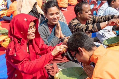 ภาพ No.77580:พิธีตัดปอยผมและปลงผมนาคธรรมทายาท ในโครงการบรรพชาสามเณรหมู่ ประเทศเนปาล วันที่ 11 มีนาคม พ.ศ.2566