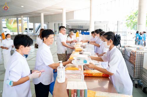 ภาพ No.90603:พิธีบุพเปตพลี  ครั้งที่ 141 ร่วมอุทิศบุญแด่หมู่ญาติที่ล่วงลับไปแล้ว และสืบทอดอายุพระพุทธศาสนา วันพฤหัสบดีที่ 14 ตุลาคม พ.ศ.2566 วันพระแรม 15 ค่ำ เดือน 10 ณ หอฉันคุณยายอาจารย์ฯ วัดพระธรรมกาย