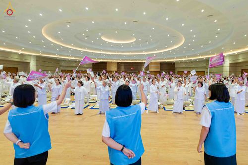 ภาพ No.344439:วันที่ 21-23 สิงหาคม พ.ศ. 2569 สัมมนารวมใจผู้นำบุญ บูชาธรรม 82 ปี หลวงพ่อธัมมชโย รุ่นที่ 1 กฐินสามัคคีทั่วไทย 30,000 วัด โครงการอุปสมบทบูชาธรรมมหาปูชนียาจารย์ 3,000 รูป  ณ ศูนย์ปฏิบัติธรรมเวิล์ดพีช วัลเล่ย์ จ.นครราชสีมา