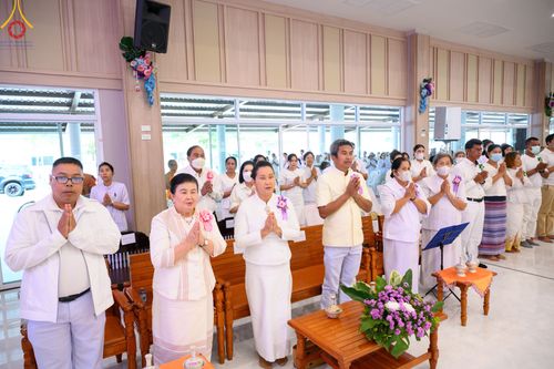 ภาพ No.81212:พิธีถวายสังฆทานแด่คณะสงฆ์ 323 วัด พิธีมอบกองทุนหนุนแรงใจช่วยครูใต้ และพิธีทำบุญอุทิศส่วนกุศลแด่ผู้วายชนม์ในเหตุการณ์ความไม่สงบ ๔ จังหวัดชายแดนภาคใต้  ปีที่ 19 ครั้งที่ 162 วันเสาร์ที่ 27 พฤษภาคม พ.ศ. 2566 ณ ศูนย์ปฏิบัติธรรมภาคใต้ อ.บางกล่ำ จ.สงขลา