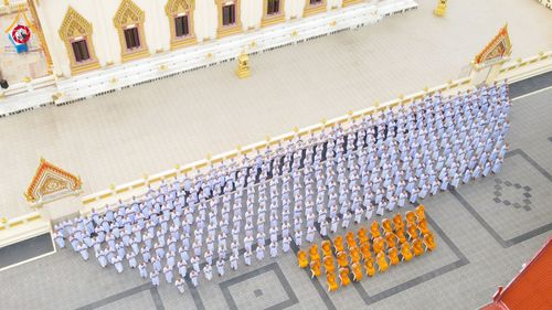 ภาพ No.278512:วันอาทิตย์ที่ 14 ธันวาคม พ.ศ.2568  พิธีเวียนประทักษิณ พิธีวันทาสีมาพระประธาน โครงการบวชบูชาธรรมมหาปูชนียาจารย์ ของศูนย์ปฏิบัติธรรมบุรีรัมย์ ณ วัดกลาง พระอารามหลวง จังหวัดบุรีรัมย์