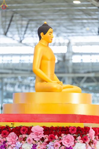 ภาพ No.83615:พิธีวางแผ่นจารึกชื่อและพิธีวางพวงมาลัยสักการะพระประธาน วันอาทิตย์ที่ 16 กรกฎาคม พ.ศ. 2566 ณ รัตนบัลลังก์ สภาธรรมกายสากล วัดพระธรรมกาย