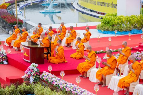 ภาพ No.90129:พิธีปลูกทรัพย์บานชื่น  เนื่องใน 139 ปี วันคล้ายวันเกิดด้วยรูปกายเนื้อ พระมงคลเทพมุนี (สด จนฺทสโร) พระผู้ปราบมาร วันอังคารที่ 10 ตุลาคม พ.ศ. 2566 ณ วัดพระธรรมกาย จ.ปทุมธานี