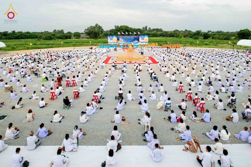 ภาพ No.346638:วันอาทิตย์ที่ 30 สิงหาคม พ.ศ.2569 พิธีทอดผ้าป่า สวดธรรมจักรกัปปวัตนสูตรกลั่นแผ่นดินโปรยรัตนชาติ  สถาปนาองค์พระเจดีย์เพื่อสร้างสันติภาพโลก  ณ ศูนย์ปฏิบัติธรรมพนมสารคาม (เพชรตะวัน) จังหวัดฉะเชิงเทรา