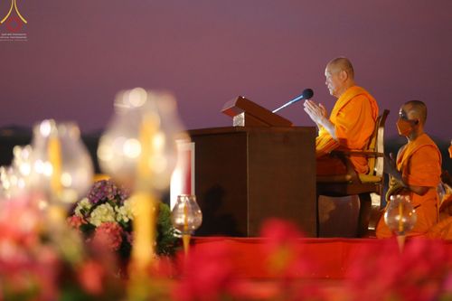 ภาพ No.75259:พิธีจุดประทีปถวายเป็นพุทธบูชา และบูชาธรรมมหาปูชนียาจารย์ ในโครงการธรรมยาตรากตัญญูบูชา มหาปูชนียาจารย์ พระมงคลเทพมุนี(สด จนฺทสโร) พระผู้ปราบมาร ปีที่ 11 ณ อนุสรณ์สถานลำดับที่ 7 สถานที่ขยายวิชชาธรรมกาย วัดพระธรรมกาย จ.ปทุมธานี วันที่ 31 มกราคม พ.ศ. 2566