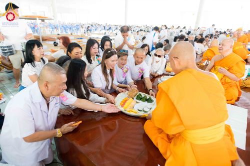 ภาพ No.307370:วันจันทร์ที่ 2  กุมภาพันธ์ พ.ศ. 2569 พิธีบุพเปตพลี ครั้งที 177 วันพระขึ้น 15 ค่ำ เดือน 3 ณ หอฉันคุณยายอาจารย์ วัดพระธรรมกาย จ.ปทุมธานี