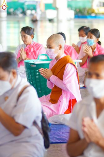 ภาพ No.81482:พิธีตักบาตร ข้าวสารอาหารแห้ง และพิธีบูชาข้าวพระ ณ สภาธรรมกายสากล วัดพระธรรมกาย วันเสาร์ที่ 3 มิถุนายน 2566