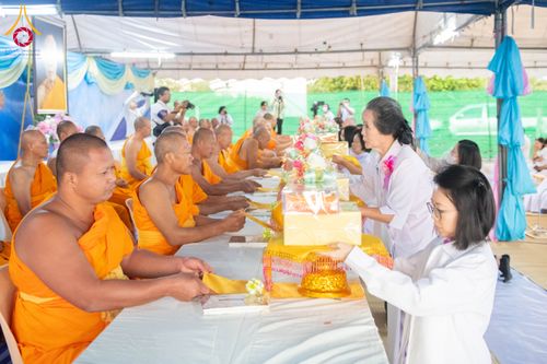 ภาพ No.289832:วันที่ 8 มกราคม พ.ศ. 2569 พิธีถวายภัตตาหารเป็นสังฆทาน แด่พระธรรมยาตรา ณ อนุสรณ์สถานคลองบางนางแท่น อ.สามพราน จ.นครปฐม ในโครงการธรรมยาตรา กตัญญูบูชา มหาปูชนียาจารย์ พระมงคลเทพมุนี(สด จนฺทสโร) พระผู้ปราบมาร อนุสรณ์สถาน 7 แห่ง ปีที่ 14