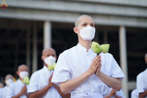 ภาพ No.84050:พิธีเวียนประทักษิณ พิธีวันทาเจดีย์ พิธีขอขมา และมอบผ้าไตร  ในโครงการบรรพชาอุปสมบทหมู่ธรรมทายาทรุ่นเข้าพรรษา และโครงการบรรพชาสามเณรโรงเรียนนานาชาติ รุ่นที่12 ในวันเสาร์ที่ 22 กรกฎาคม พ.ศ. 2566