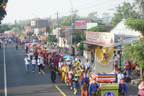 ภาพ No.81941:พิธีจุดวิสาขประทีป 22,000 ดวงและโคมลอย 3,000 ดวง ( Festival  lampion Vesak Indonesia) ณ มหาเจดียบรมพุทโธ อินโดนีเซีย  วันอาทิตย์ที่ 4 มิ.ย. พ.ศ.2566