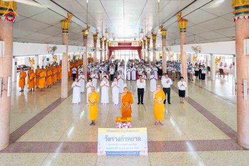 ภาพ No.300421:วันที่ 22 มกราคม พ.ศ. 2569 พิธีทอดผ้าป่าทำนุบำรุงศาสนสถาน ณ วัดรางกำหยาด ต.บางภาษี อ.บางเลน จ.นครปฐม ในโครงการธรรมยาตรา กตัญญูบูชา มหาปูชนียาจารย์ พระมงคลเทพมุนี(สด จนฺทสโร) พระผู้ปราบมาร อนุสรณ์สถาน 7 แห่ง ปีที่ 14