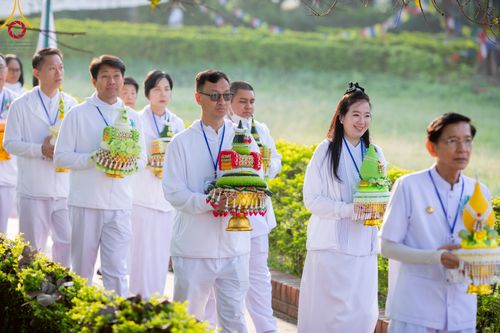 ภาพ No.314077:วันจันทร์ที่ 16 มีนาคม พ.ศ. 2569 พิธีเวียนเทียนประทักษิณ และพิธีบรรพชาสามเณร 500 รูป ณ วิหารมายาเทวี ประเทศเนปาล