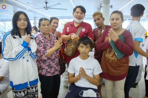 ภาพ No.78440:พิธีตัดปอยผม โครงการหน่อแก้วเปรียญธรรมรุ่นที่ 11  วันที่ 26 มีนาคม พ.ศ.2566  ณ หมู่กุฏิสามเณร อาคารค่ายจองแชมป์ วัดพระธรรมกาย