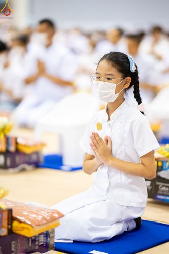 ภาพ No.84488:พิธีถวายผ้าอาบน้ำฝนและประทีปโคมไฟ ในวันอาสาฬหบูชา ณ ห้องแก้วสารพัดนึก 1 วัดพระธรรมกาย วันอังคารที่ 1 สิงหาคม พ.ศ. 2566