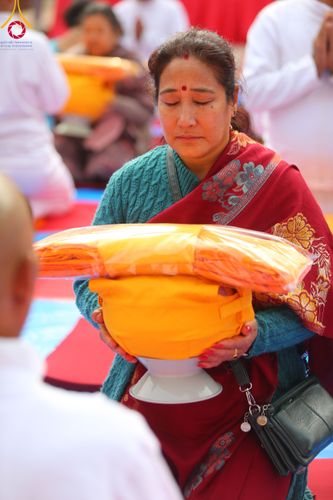 ภาพ No.313431:วันพฤหัสบดีที่ 12 มีนาคม พ.ศ. 2569 พิธีมอบบาตรและผ้าไตรในโครงการบรรพชาสามเณร 500 รูป  ณ นาคบาฮาล (Nagbahal) ประเทศเนปาล