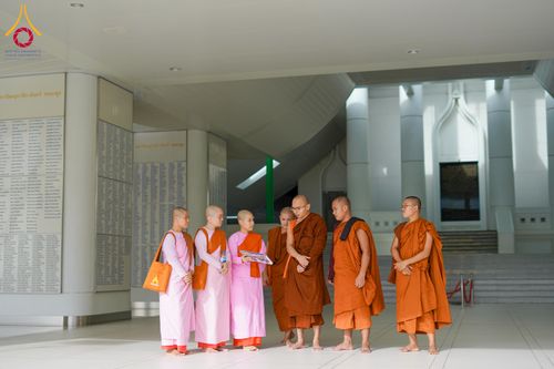 ภาพ No.338583:วันที่ 24 มิถุนายน - 5 กรกฎาคม พ.ศ.2569 ต้อนรับชาวต่างชาติจากประเทศโปแลนด์ มาเลเซีย อินเดีย บังคลาเทศ  และศรีลังกา เยี่ยมชมวัด นั่งสมาธิ และกราบสักการะพระมหาธรรมกายเจดีย์ ณ วัดพระธรรมกาย