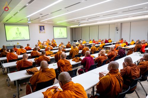 ภาพ No.323359:หลวงพ่อทัตตชีโว รองเจ้าอาวาสวัดพระธรรมกาย ถวายการต้อนรับปฏิสันถารคณะสงฆ์จากประเทศศรีลังกา