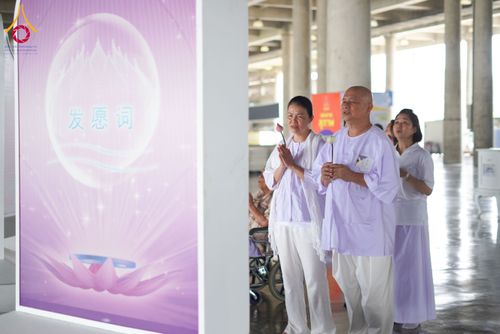 ภาพ No.326792:วันที่ 27-30 เมษายน พ.ศ.2569 ต้อนรับชาวต่างชาติจากประเทศมาเลเซีย ฝรั่งเศส เมียนมาร์ และศรีลังกา  เยี่ยมชมวัดพระธรรมกาย