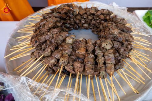 ภาพ No.295904:วันที่ 17 มกราคม พ.ศ. 2569 พิธีถวายภัตตาหารเป็นสังฆทาน แด่พระธรรมยาตรา ณ วัดโบสถ์บน ต.บางคูเวียง จ.นนทบุรี อนุสรณ์สถานลำดับที่ 4 สถานที่เกิดด้วยกายธรรม ในโครงการธรรมยาตรา กตัญญูบูชา มหาปูชนียาจารย์ พระมงคลเทพมุนี(สด จนฺทสโร) พระผู้ปราบมาร อนุสรณ์สถาน 7 แ