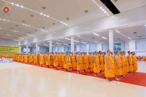 ภาพ No.284836:วันอาทิตย์ที่ 14 ธันวาคม พ.ศ.2568  พิธีปฏิบัติธรรม พิธีถวายภัตตาหารเป็นสังฆทาน พิธีมอบต้นสมบัติจักรพรรดิ ถวายแด่เจ้าอาวาสและประธานสงฆ์ 236 ศูนย์ส่งเสริมศีลธรรมทั่วโลก ณ สภาธรรมกายสากล วัดพระธรรมกาย