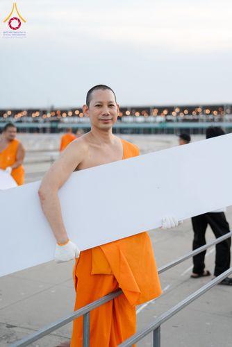 ภาพ No.326436:วันที่ 26 -27 เมษาบน พ.ศ.2569 การเก็บงานแผ่นหน้าโต๊ะที่ลานธรรม งานถวายมหาสังฆทาน 40,000 กว่าวัดทั่วประเทศ ณ ลานธรรม วัดพระธรรมกาย