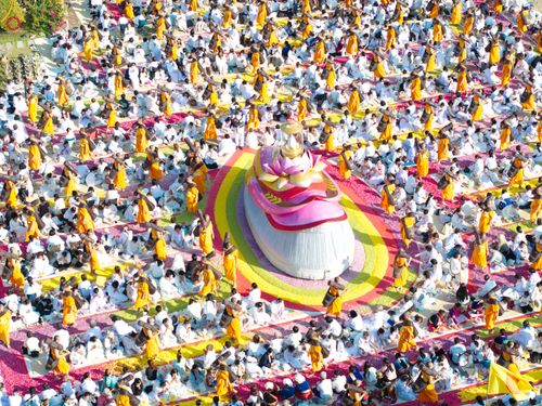 ภาพ No.292940:วันที่ 11 มกราคม พ.ศ. 2569 พิธีต้อนรับพระธรรมยาตรา ณ อนุสรณ์สถานลำดับที่ 3 (ภาพชุดที่ 2) สถานที่เกิดในเพศสมณะ วัดสองพี่น้อง อำเภอสองพี่น้อง จังหวัดสุพรรณบุรี ในโครงการธรรมยาตรา กตัญญูบูชา มหาปูชนียาจารย์ พระมงคลเทพมุนี(สด จนฺทสโร) พระผู้ปราบมาร อนุสรณ์สถ