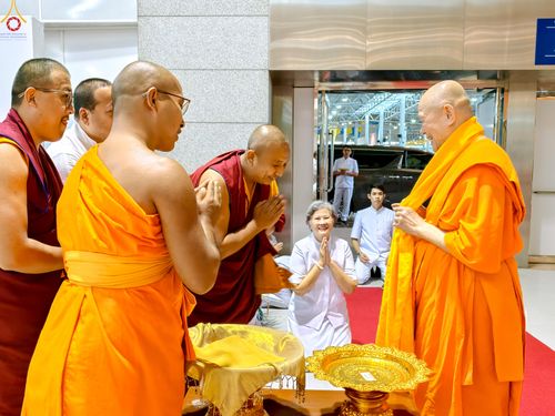 ภาพ No.327854:วันที่ 3 พฤษภาคม พ.ศ.2569 พิธีรับมอบพระบรมสารีริกธาตุ จากสาธารณรัฐแห่งสหภาพเมียนมา ณ ห้องแก้วสารพัดนึก วัดพระธรรมกาย