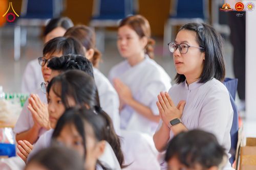 ภาพ No.283525:วันอาทิตย์ที่ 21 ธันวาคม  2568 พิธีบิณฑบาตฉลองสามเณรใหม่ ประเทศอินโดนีเซีย