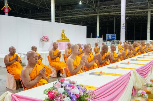 ภาพ No.279039:วันที่ 2 มกราคม พ.ศ.2569 พิธีถวายภัตตาหารเป็นสังฆทาน แด่พระธรรมยาตรา ณ วัดพระธรรมกาย ปทุมธานี ในโครงการธรรมยาตรา กตัญญูบูชา มหาปูชนียาจารย์ พระมงคลเทพมุนี(สด จนฺทสโร) พระผู้ปราบมาร อนุสรณ์สถาน 7 แห่ง ปีที่ 14