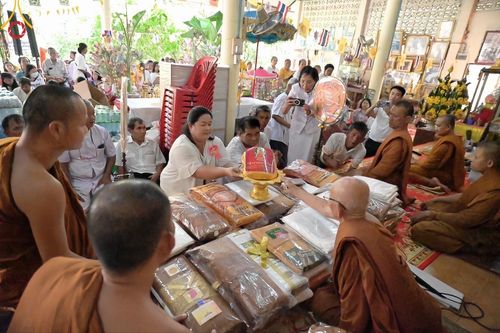 ภาพ No.173580:พิธีทอดกฐิน ณ วัดป่าทุ่งวัว จ.ฉะเชิงเทรา ในโครงการกฐินสามัคคีทั่วไทย 30,000 วัด บูชาธรรม 80 ปี หลวงพ่อธัมมชโย โดยคณะศิษยานุศิษย์วัดพระธรรมกาย วันที่ 27 ตุลาคม พ.ศ. 2567