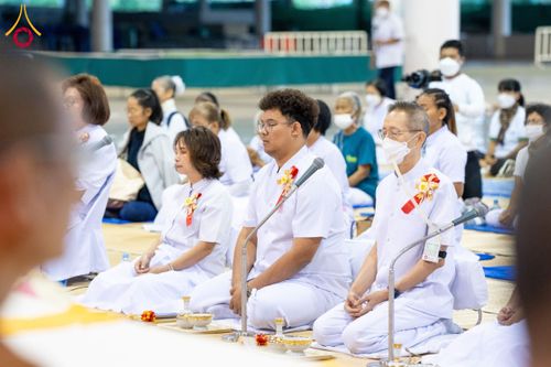 ภาพ No.202272:พิธีถวายภัตตาหารเป็นสังฆทาน แด่พระธรรมยาตรา ณ วัดพระธรรมกาย ตำบลคลองสาม อำเภอคลองหลวง จังหวัดปทุมธานี ในโครงการธรรมยาตรา กตัญญูบูชา มหาปูชนียาจารย์ พระมงคลเทพมุนี(สด จนฺทสโร) พระผู้ปราบมาร อนุสรณ์สถาน 7 แห่ง ปีที่ 13 วันที่ 27 มกราคม พ.ศ. 2568