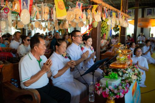 ภาพ No.177494:พิธีทอดกฐิน ณ วัดทองสุวรรณ ต.เมืองพลับพลา อ.ห้วยแถลง จ.นครราชสีมา ในโครงการทอดกฐินสามัคคีทั่วไทย 30,000 วัด บูชาธรรม 80 ปี หลวงพ่อธัมมชโย โดยคณะศิษยานุศิษย์วัดพระธรรมกาย วันที่ 4 พฤศจิกายน พ.ศ. 2567