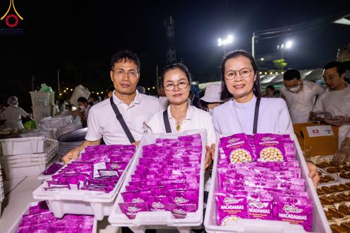 ภาพ No.116249:พิธีถวายภัตตาหารเป็นสังฆทาน แด่คณะพระธรรมยาตรา ปีที่ 12 วันที่ 21 มกราคม พ.ศ. 2567 ณ วัดโบสถ์(บน) บางคูเวียง จ.นนทบุรี