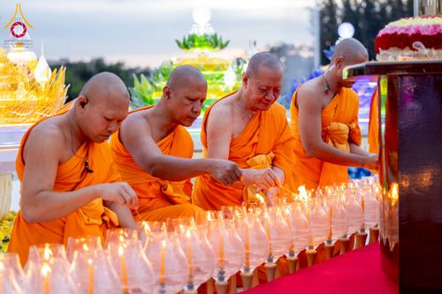 ภาพ No.266266:วันพุธที่ 5 พฤศจิกายน พ.ศ. 2568 (วันพระ ขึ้น 15 ค่ำ เดือน 12) พิธีลอยกระทงธรรม  ณ สระมหาเศรษฐีทะเลบุญ มหาวิหารพระมงคลเทพมุนี วัดพระธรรมกาย จ.ปทุมธานี