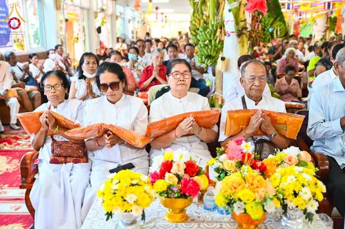 ภาพ No.182901:พิธีทอดกฐิน ณ วัดเทพประทาน อ.ท่าตะเกียบ จ.ฉะเชิงเทรา ในโครงการทอดกฐินสามัคคีทั่วไทย 30,000 วัด บูชาธรรม 80 ปี หลวงพ่อธัมมชโย โดยคณะศิษยานุศิษย์วัดพระธรรมกาย วันที่ 9 พฤศจิกายน พ.ศ. 2567