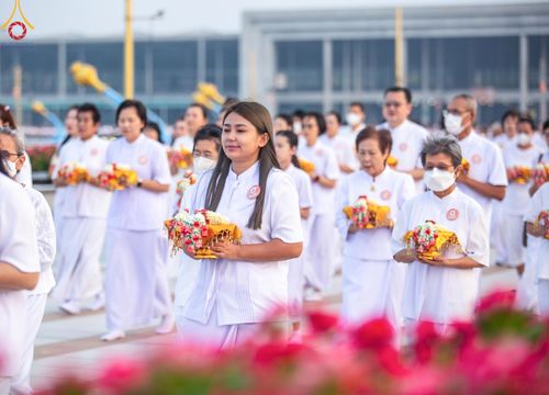 ภาพ No.133685:พิธีเวียนประทักษิณและพิธีวันทาเจดีย์ โครงการบรรพชาสามเณร ฟื้นฟูพระพุทธศาสนาทั่วไทย ณ วัดพระธรรมกาย วันเสาร์ที่ 6 เมษายน พ.ศ. 2567