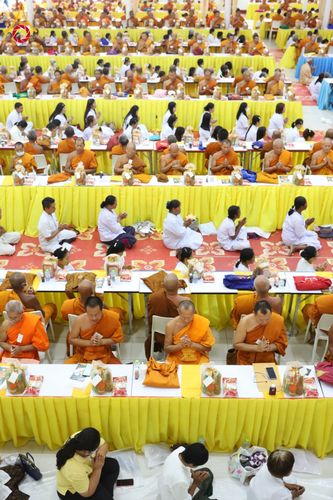 ภาพ No.178800:พิธีถวายมหาสังฆทาน 340 วัด จังหวัดบุรีรัมย์ ณ วัดกลางพระอารามหลวง จังหวัดบุรีรัมย์ โดยคณะศิษยานุศิษย์บูชาธรรม 80 ปี หลวงพ่อธัมมชโย วันที่ 15 ตุลาคม พ.ศ. 2567