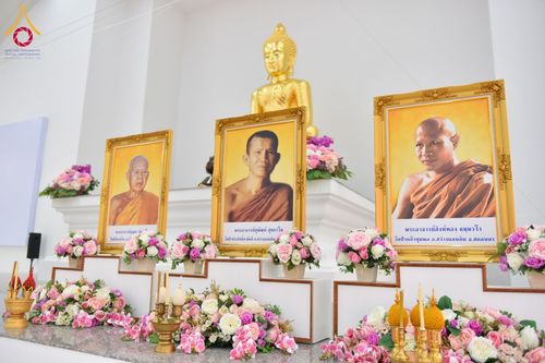 ภาพ No.152464:พิธียกฉัตรขาว 5 ชั้น กางกั้นถวายองค์พระประธาน อาคารปฏิบัติธรรมวัดสายสุวพรรณ ต.คลองสี่ อ.คลองหลวง จ.ปทุมธานี วันเสาร์ที่ 7 กันยายน พ.ศ. 2567