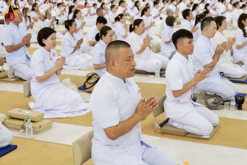 ภาพ No.258095:วันอาทิตย์ที่ 5 ตุลาคม พ.ศ. 2568 พิธีบูชาข้าวพระ ณ สภาธรรมกายสากล วัดพระธรรมกาย