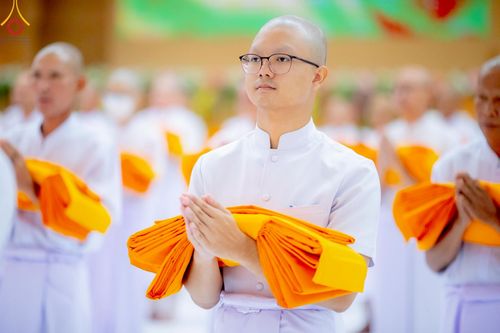 ภาพ No.217159:วันเสาร์ที่ 12 เมษายน พ.ศ. 2568 พิธีบรรพชา พิธีขอศีลและขอนิสสัย พิธีมอบบาตร ในโครงการอุปสมบทหมู่ บูชาธรรมหลวงพ่อธัมมชโย, โครงการธรรมทายาท ระดับอุดมศึกษา รุ่นที่ 52 ,  โครงการบวชพระนานาชาติ AEC & WAB CEO รุ่นที่ 4 ณ วัดพระธรรมกาย