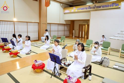 ภาพ No.213401:วันอาทิตย์ที่ 16 มีนาคม พ.ศ. 2568 พิธีบุพเปตพลี, ถวายภัตตาหาร, ปล่อยปลา วัดพระธรรมกายคานากาว่า ประเทศญี่ปุ่น