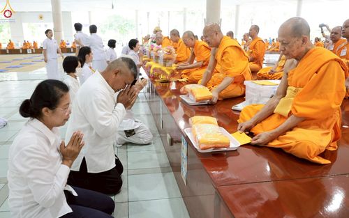 ภาพ No.231866:วันที่ 5 กรกฎาคม พ.ศ. 2568 พิธีถวายภัตตาหารเมนูสวรรค์ เพื่อการบรรลุธรรม ณ หอฉันคุณยายอาจารย์ฯ วัดพระธรรมกาย